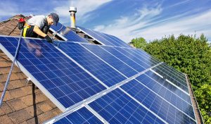Service d'installation de photovoltaïque et tuiles photovoltaïques à Roumazieres-Loubert